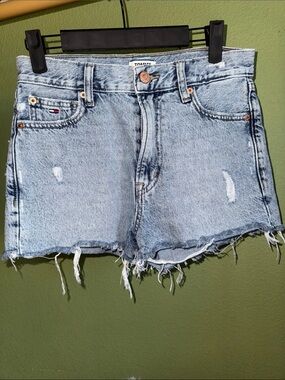 Tommy Hilfiger Light Washed Denim Raw Hem Shorts